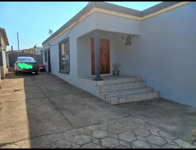 3 BEDROOM HOUSE FOR SALE IN LOTUS GARDENS